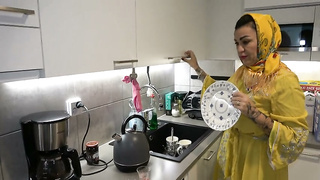 Muslim Arab Stepmom in Hijab Milf Hijab Married Stepmom Oldyoung Family -RoleplayHomemade Sex with B
