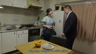 [WAAA-644] Even though her husband is right there, insatiable apartment wife lures in young man and 2 video