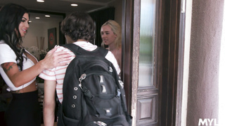 Melissa Lynn Smooth MILF Snatch 2 video