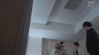 [ROE-486] While she sees her daughter off to a life of happiness during the wedding banquet… the mot 2 video