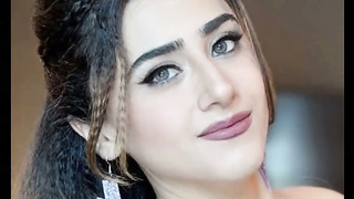 Jaskeerat Kaur tits