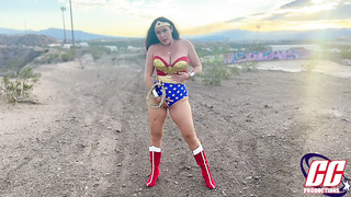 CHRISTINA CARTER SUPER HEROINE - Wonder Woman Abandoned