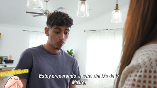 El Coño de Mamá Está listo para el Día de la Madre - Koda Monroe Pn