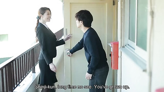 [ROE-490] Living with my aunt who stayed over for a business trip. Her defenseless post-work steamy