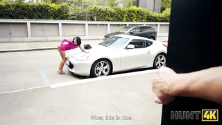 Joven Brasileña deja a su novio por el chico del Ferrari