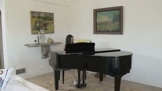 This is what Lesbian Stepmothers Do -  TanyaTate v JamieHendrix