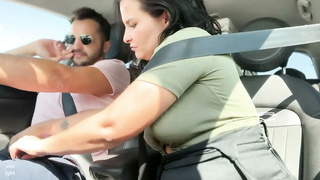 Kat Aluna voiture