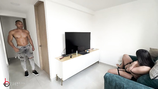 Emily foxxx - sorprende a la webcamer y se une a la transmisión