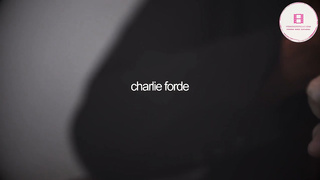 El Romance, Parte 1 - Charlie Forde