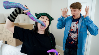 Naomi Korae - Enough With the Cartoon Pussy, Bang Mine Instead (13/6/26)