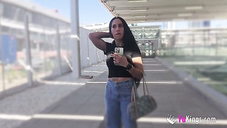 Sindy Fit - MILF Experta Busca Yogurin. Sindy Fit De Parranda Por Madrid