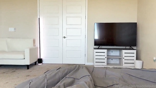 BubbleBratz Gets Her Tight Pussy Creampied 2 video