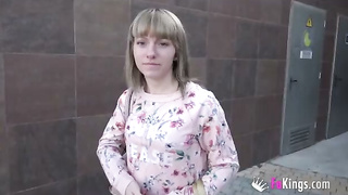 Joven Española María primera vez interracial anal