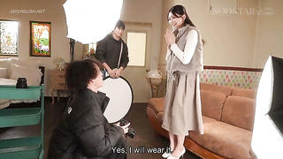 [START-585] Athleisure fashion magazine model met on set ignores interview to stare at visible pussy