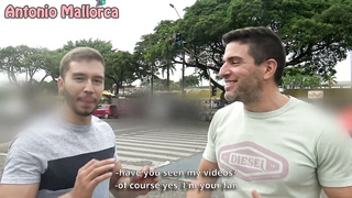 Showing How to Pick up Hot Girls in Public to My Colombian Friend