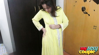 Sonia's Dirty Talk Screaming in Hindi While Masturbating