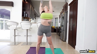 Cubbi Thompson - Teasing The Repair Guy (11⁄7⁄26)