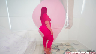 NEW MEGABOOTYLATINA MODEL MILF MANUELA WITH "60 INCH ASS VS MR BANANA