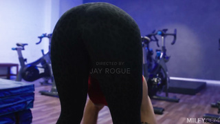 Aderes Quin - Fitness Milf Instructor Gets DP From Student (23/7/26) HD