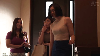 UMD-825 My relative's aunt took my virginity. Returns 14 -