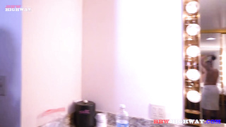 Amanda Thickk - This Is My Hotel Room
