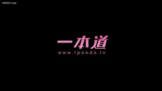 MAKI FUCKS FANS ON ONSEN TOUR HD