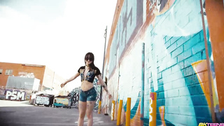 Remi Raw, rock city girl