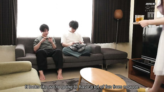 [MIKR-112] Don’t tell my son, okay Your friend’s mom, who’s been eyeing you naughtily, opens a men’s