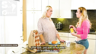 Mamá ve a su hijastra mientras es follada – Maxim Law y Ashley Manson –sub español