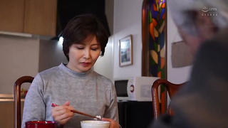 [ROE-532] A story about leaving a married woman tied to a chair for two hours, resulting in her beco
