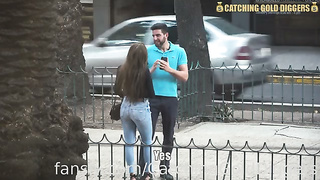 Catching Gold Diggers - AMAZING BODY GETS DICK