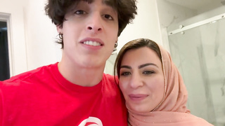 Eating Barefoot Arab Whore MILF