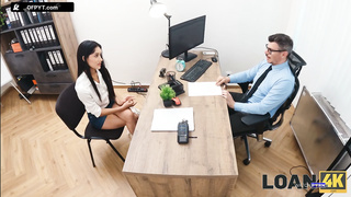 Loan - Carolina Guerrero Building Trust with Client (720)