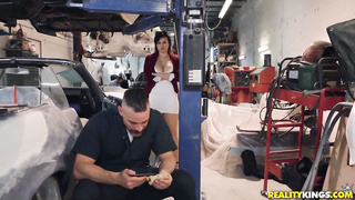 NADIA WHITE - AUTOSHOP