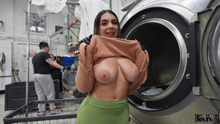 Gigi Lysette - Fucking In The Laundromat (11/9/26)