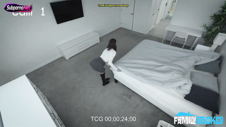 ¿No tienes curiosidad por saber si estoy mojada? Mira las cámaras Violet Moon Sub