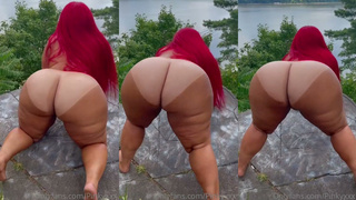 Pinkyxxx bouncing ass