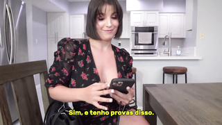 Cheirando as calcinhas da madrasta - Legendado