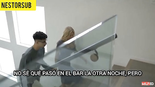 Daniella renea ayudando al jovencito sub español