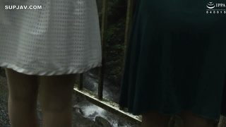 AVOP-431  Lusty Lesbian Threesome -Fair Skin Beautiful Married Woman Cheats On Hot Springs Trip-