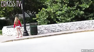 Stranded teen saved by a stranger at the beach
