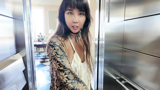 Daring Kiara naked elevator