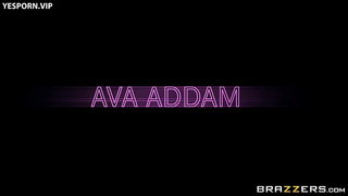 AvaAddams peitaum
