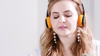 Polishes A Hard Dick - Candy Alexa
