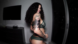 Remy Woods - Novice Girl With Huge Ass Comes To Get Hardcore Sex