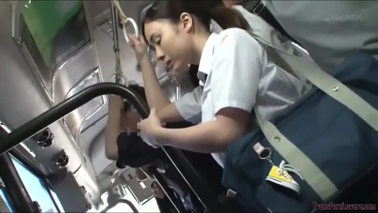 Classic Japanese sex with schoolgirl in the bus