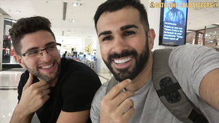 Guy tricks goldigger#3