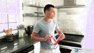 Dude fucks girlfriend mom in the ass