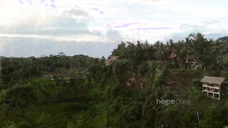 Swinging In Bali (2020) Clover