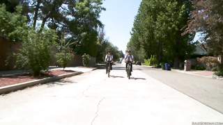 Female gets by two servants of leadership